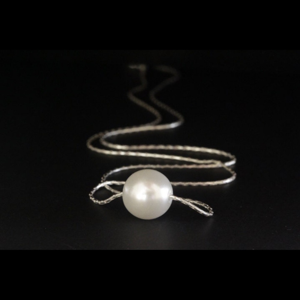 🌸 Floating pearl on gold filled 17” chain bridal wedding gift - Picture 4 of 5